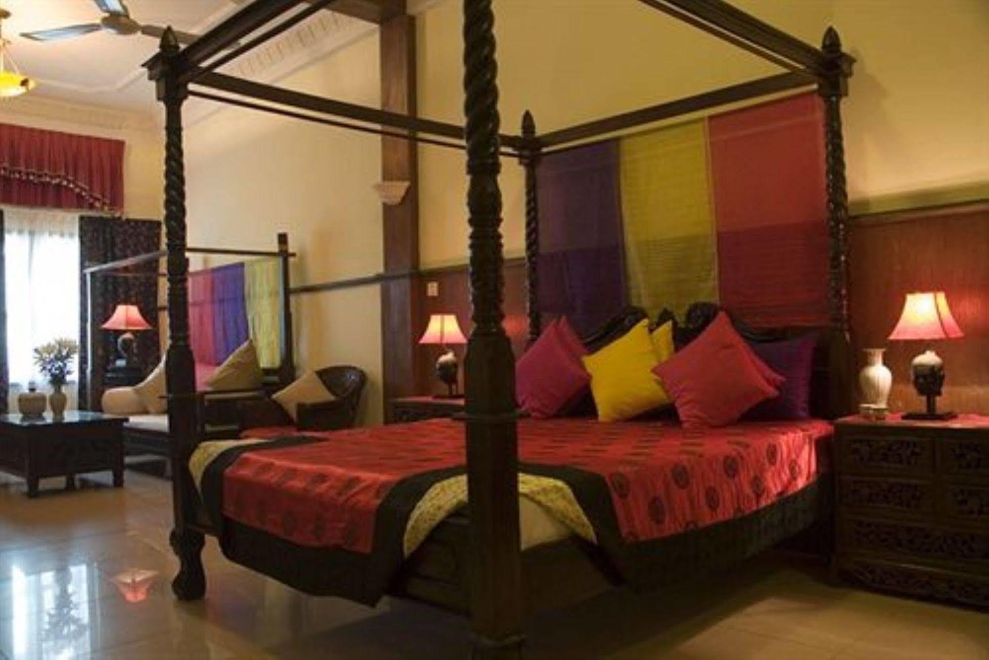 Bougainvillier Hotel Phnom Penh Exteriör bild